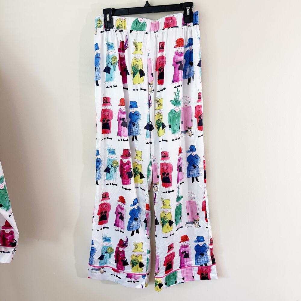 SheShow Multicolor Queen Elizabeth Silky Pajama Set Women's Sz Medium Button Up - Picture 6 of 10